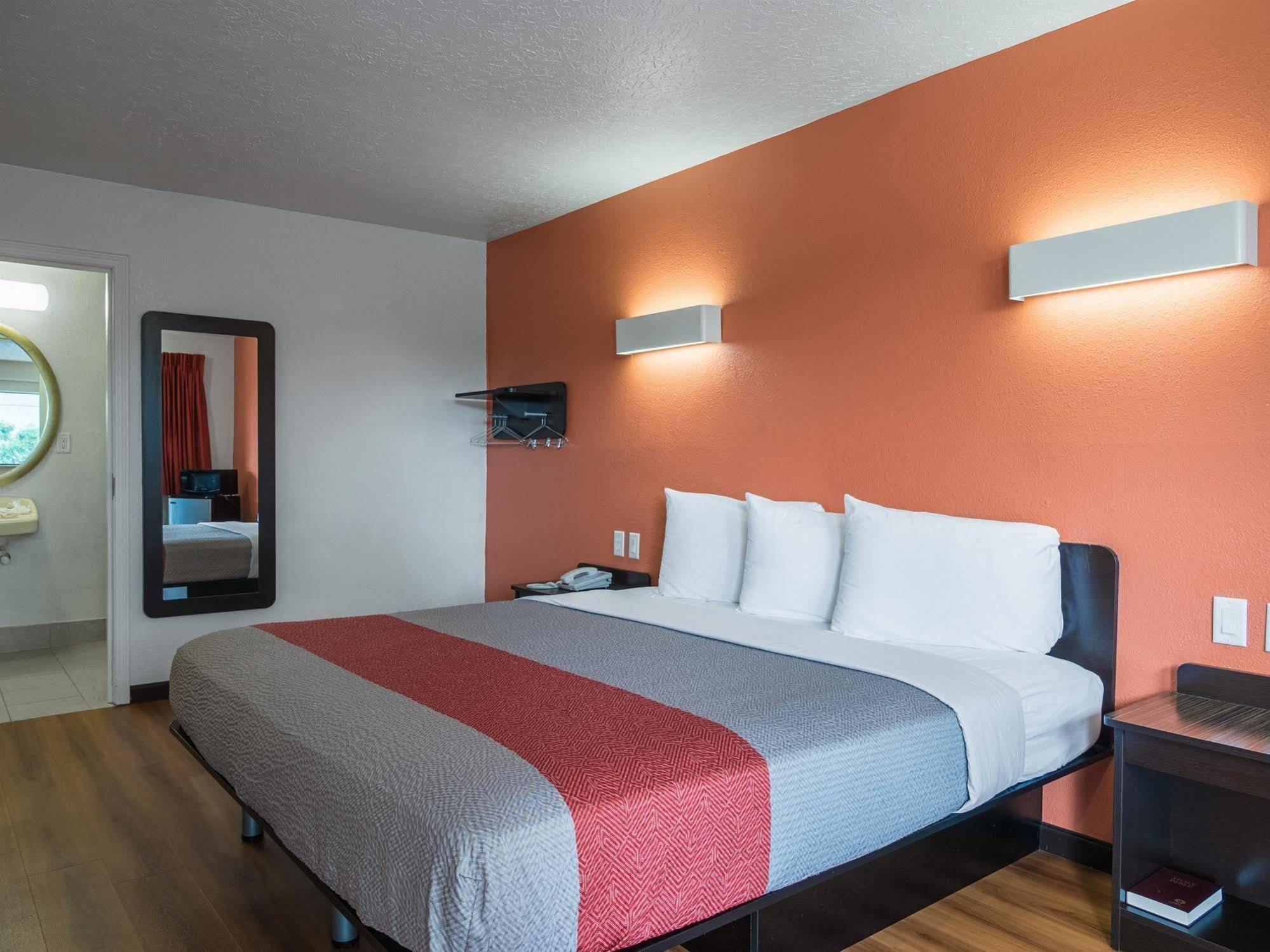 Motel 6-Columbus, Oh - Osu Exterior photo